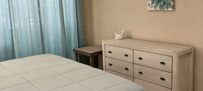The Harvey Nicole: Modern Caribbean Ocean Front Condo Grand Cayman. North Side otelleri