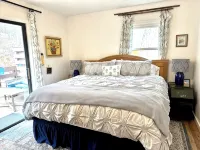 Creekside home with hot tub within 30 mins to Asheville - Wifi