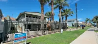 Bahama Mama House 4 Bedroom Home by RedAwning - 4-Star