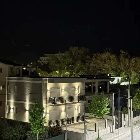 Maison Apartments
