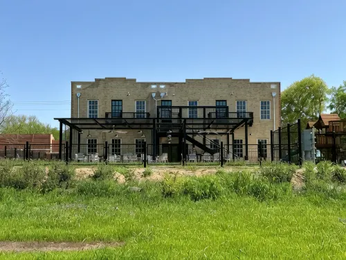 Western 1924 Luxury Lofts