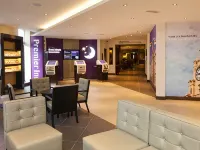 利物浦市中心萊姆街普瑞米爾飯店 聖喬治廳（St George's Hall）附近的飯店