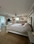 Beautifully renovated beach house with giant deck overlooking the Atlantic Ocean - 3-Star
