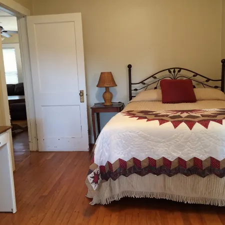 Discover Cherohala Skyway and Historic Downtown Tellico Plains in Just 5 Mins !