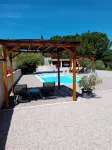 Chambres d'hôtes, B&B climatisées la Borrellienne - สระว่ายน้ำส่วนตัว