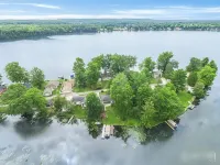 Croton Cottage on all sports lake!