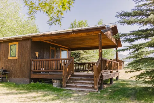 Yellowstone Cabin #5 at Gallatin Canyon Cabins - شاليه