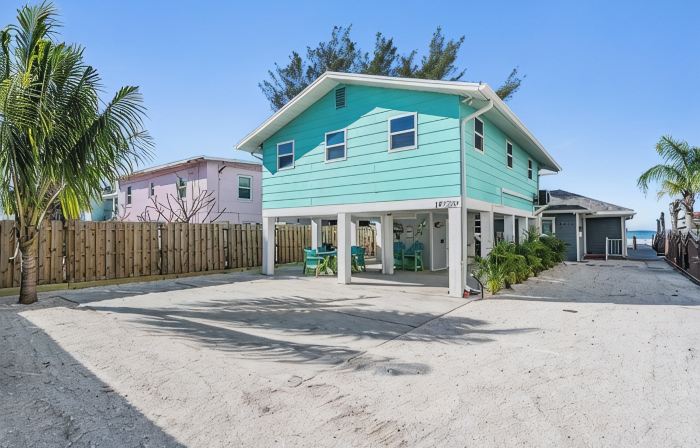 Steps to the Beach! Your Beach Getaway Awaits! Your Search Is Over!!