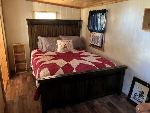 Talmage's 12 Acre Wood - The Cabin - Chalets