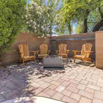 Sparkling Saltwater Pool • Spa • FirePit • Free Netflix • WiFi • 4Br/3BA Hotel Exterior