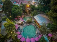 Gracia Spa Resort Hotel - Kolam Renang
