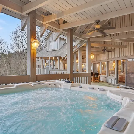 8-Bedroom Mountain Lodge in Sky Valley Near Golf and Highlands
