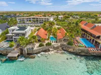 Oceanfront with private beach - 4 bedrooms, 4 bathrooms - Villas