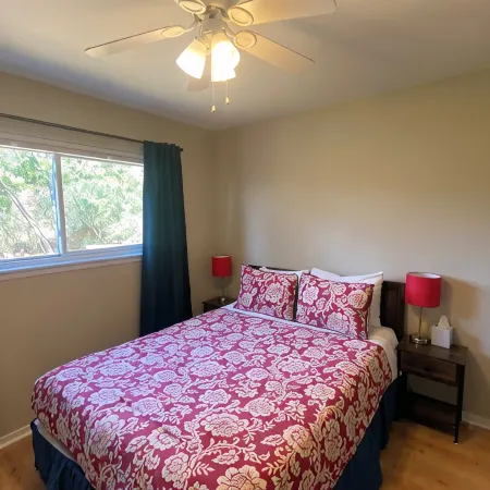 Peaceful seclusion yet minutes from downtown Austin Отели рядом с достопримечательностью «Озеро Трэвис»