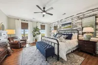 JonBie Maisons Seaside Serenity Oceanfront, Golf Cart Included with Booking! - 5-Star
