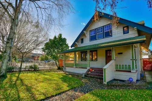 BEAUTIFUL 4 bedroom craftsman in the heart of Queen Anne! - บังกะโล