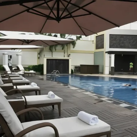 The Avenue Plaza Hotel