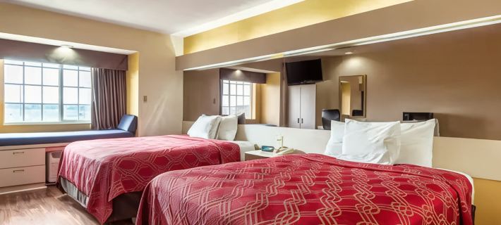 Econo Lodge Inn & Suites Evansville Hotels in Vanderburgh County