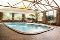 Pinnacle Holiday Lodge - Hot Tub