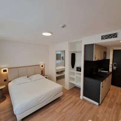 Miranove Hotels near Chauvin Laboratory