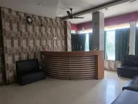 Starline Hotel - parking