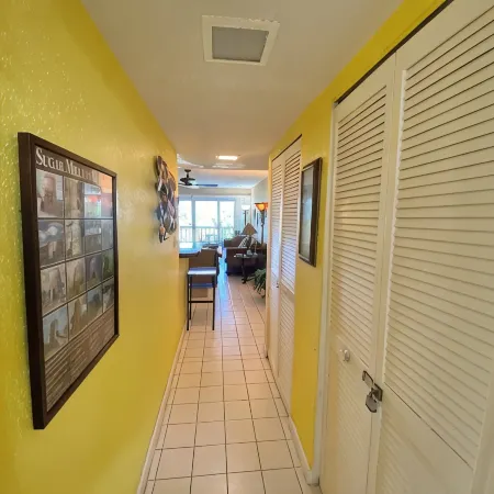 Lovely Gentle Winds 2-bedroom condo!