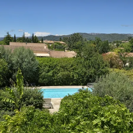 Cocoon Luberon / Independent house