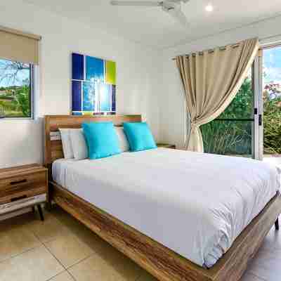 Peninsula 6 with private heated pool! Rooms