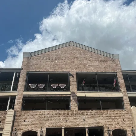 Downtown Front Street 2-bedroom townhome with balcony views