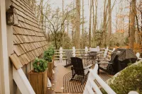 Charmed @CherryHideaway - 1970s Vintage Modern - Mountain A-Frame - Dog Friendly - Alphydda