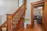 Renovated Victorian Home with Private Garden & Fire Pit! - 무료 와이파이