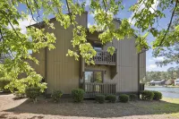 Renovated, Lakefront, Pinehurst #5, Ground Level, 2BR, 2BA, Pool, WiFi, Cable