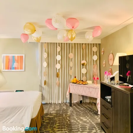 GreenTree Inn & Suites Los Angeles - Alhambra - Pasadena