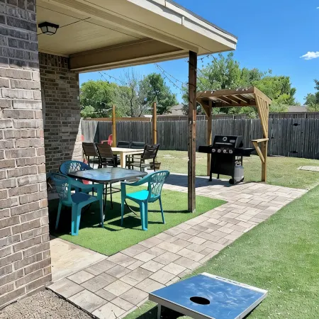 Matador Arena + Hot Tub + Game Room + 4Br Sleeps 14 + 4 Min to Loop