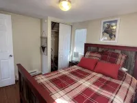 Cheerful historic Townsend Park bungalow in the heart of downtown! - 4-Star