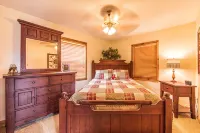 STUNNING MTN / RIVER VIEWS! 4bed/ 3bath  Hot tub, Firepit <15 min to Bryson City - Gym