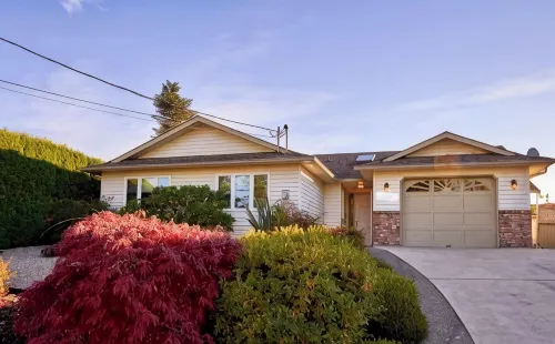 Quiet, private, bungalow w fenced yard. - ジム