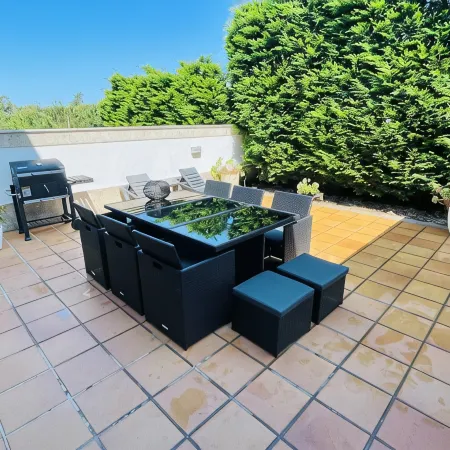 FIRST LINE BEACH, SPA, SWIMMING POOLS, TENNIS, PADDLE, SQUASH, GARDEN, CHILDREN'S PLAYGROUND.