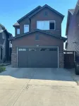 Juanu’s Cozy Cove - Walkout Basement SuiteFamily Friendly15mins from Airport