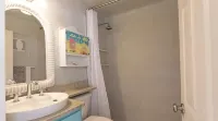 Cozy Beach Cottage at The Sea Lodges in Cayman Kai - 3-stjärniga