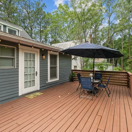 Slice of Southern Heaven! Charming 3-bedroom 2.5 bath Cottage - Downtown SoPines