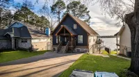 Sunset Serenity -Lakefront- HotTub - TheatreRoom - FirePit - GameRoom - BoatDock - 民宿