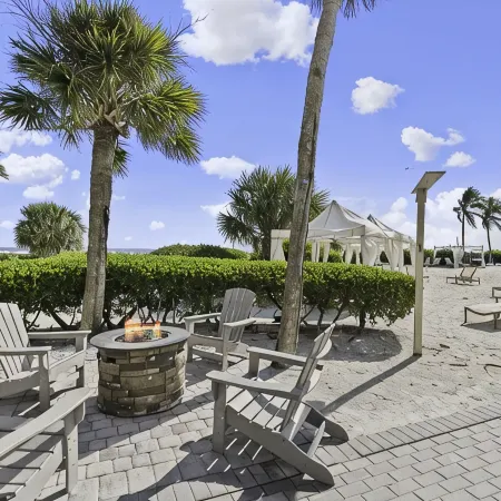 Sundial D310  Charming Beachfront Getaway!