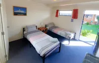 Tongariro River Retreat - parking
