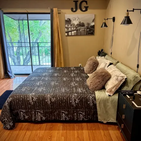 Cozy & Spacious 3-bedroom Townhome