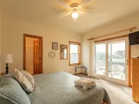 Sandy Pants-Walk to Beach! Hotels in Duck