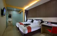 Sumi Hotel Surabaya - Bãi đậu xe