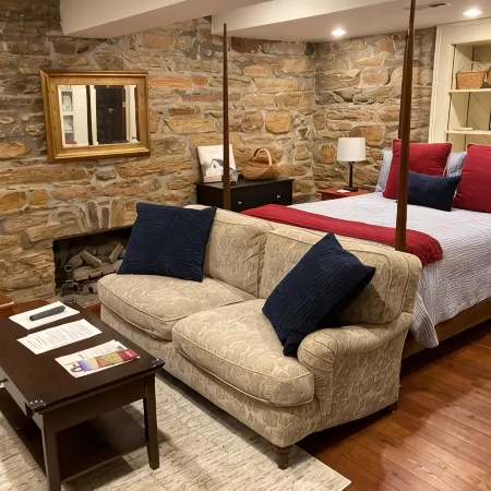 Historic apartment in Old Town Warrenton, Virginia
