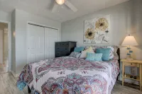Paradise Found! Fabulous, Flexible, Beach Front Luxury! Hot Tub, Best Location!