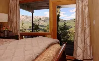 Slope Side Retreat w/ Spectacular Mountain Views. Pet Friendly! - 4-Star